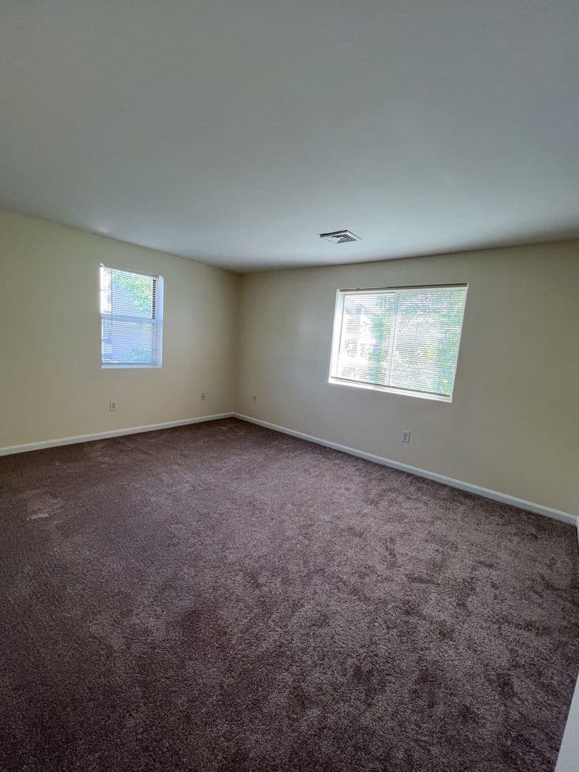 Fall River Apartment: 4000 North Main Street