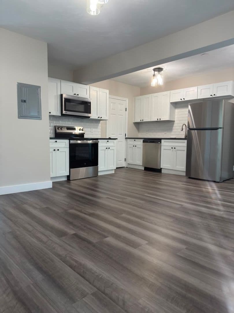 Lancaster Apartment: 211 South Main Street