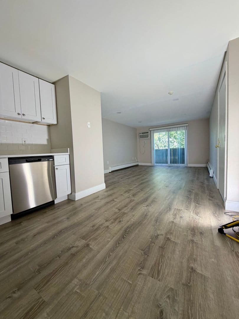 Lowell Apartment: 169 Aiken Avenue