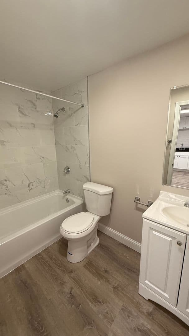 Gardner Apartment: 90 Ridgewood Lane