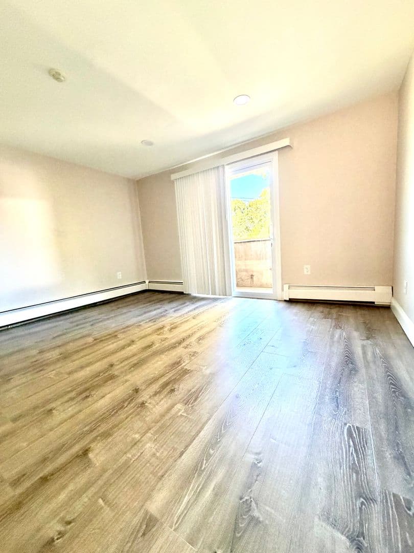 Lowell Apartment: 169 Aiken Avenue