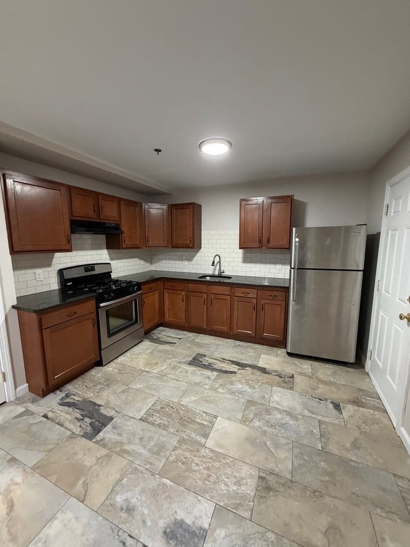 Lowell Apartment: 144 Stevens Street