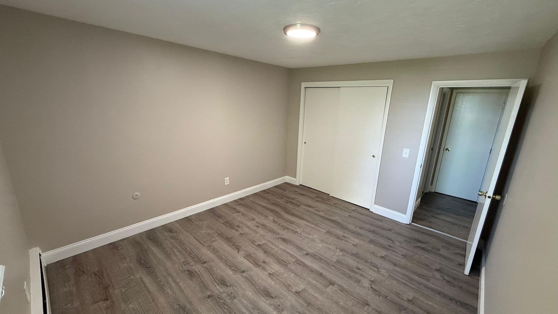 Worcester Apartment: 10 Henry Terrace