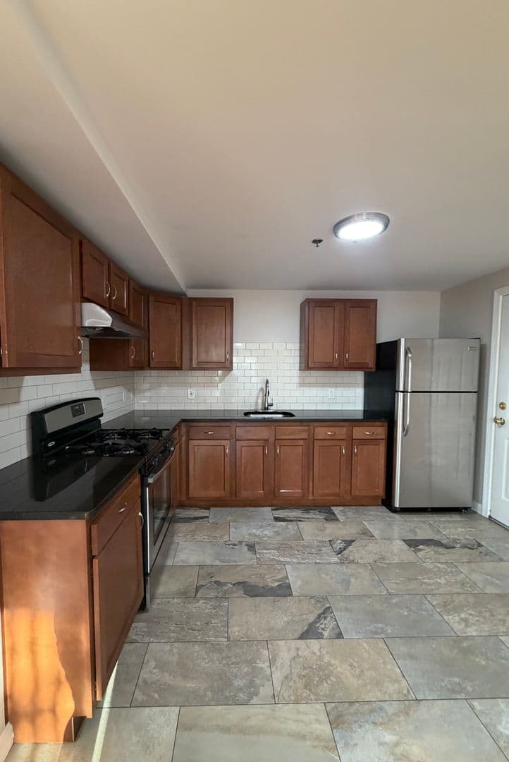 Lowell Apartment: 144 Stevens Street