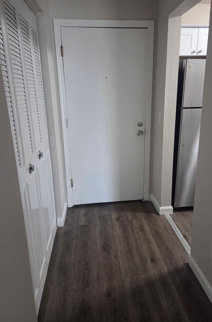 Middletown Apartment: 3 Admiralty Drive