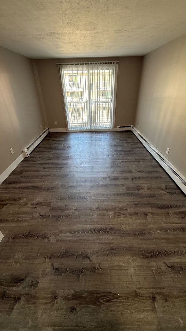 Worcester Apartment: 6 Henry Terrace
