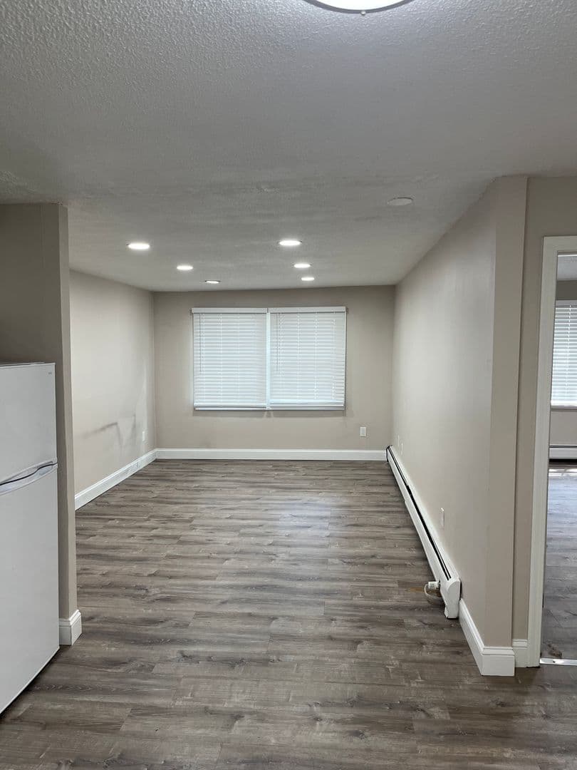 Gardner Apartment: 90 Ridgewood Lane