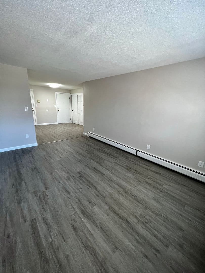 Gardner Apartment: 90 Ridgewood Lane