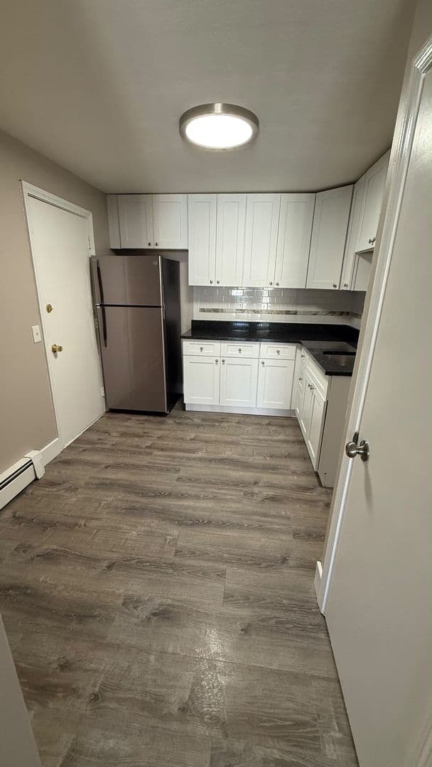 Worcester Apartment: 6 Henry Terrace