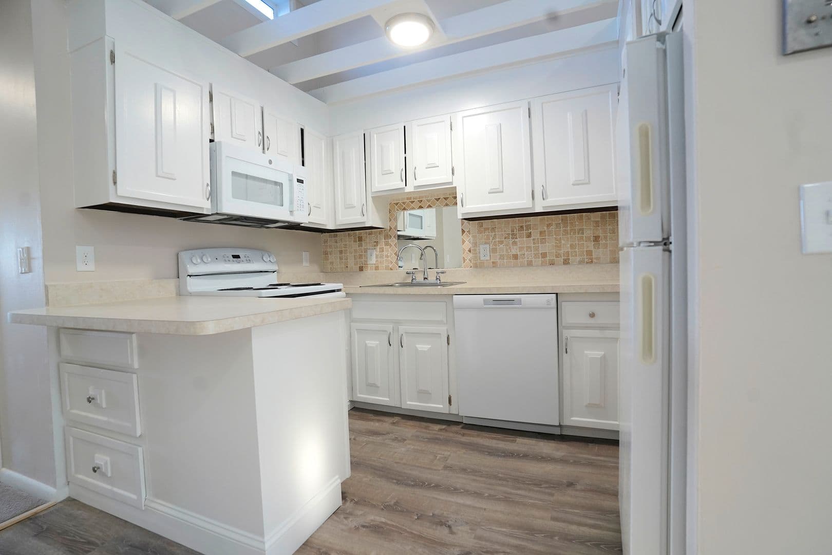 Quincy Apartment: 1020 Southern Artery