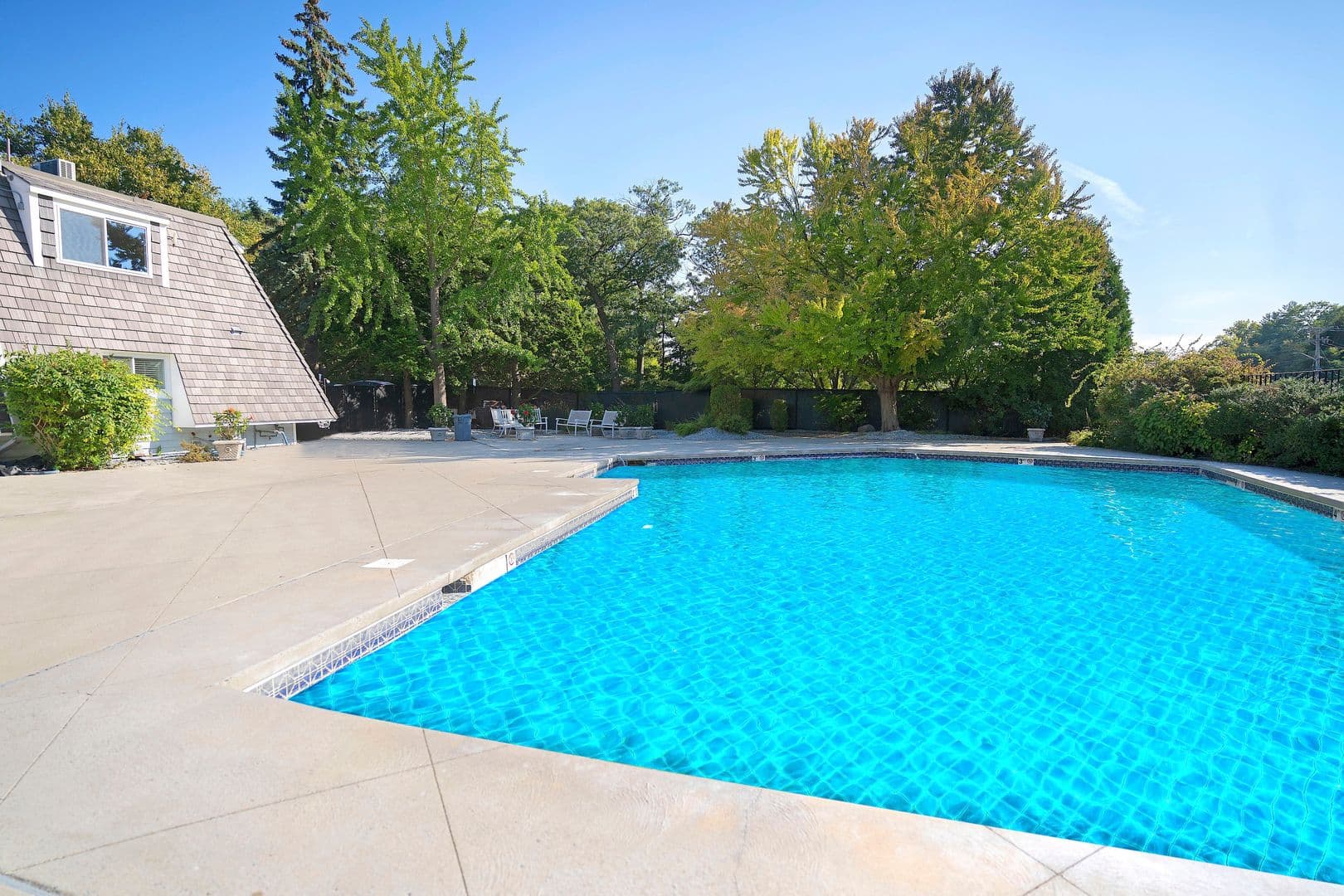 Quincy Apartment: 1020 Southern Artery