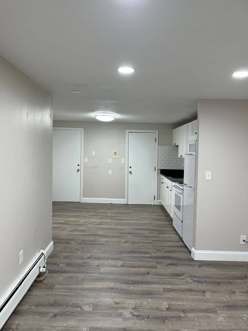 Gardner Apartment: 90 Ridgewood Lane