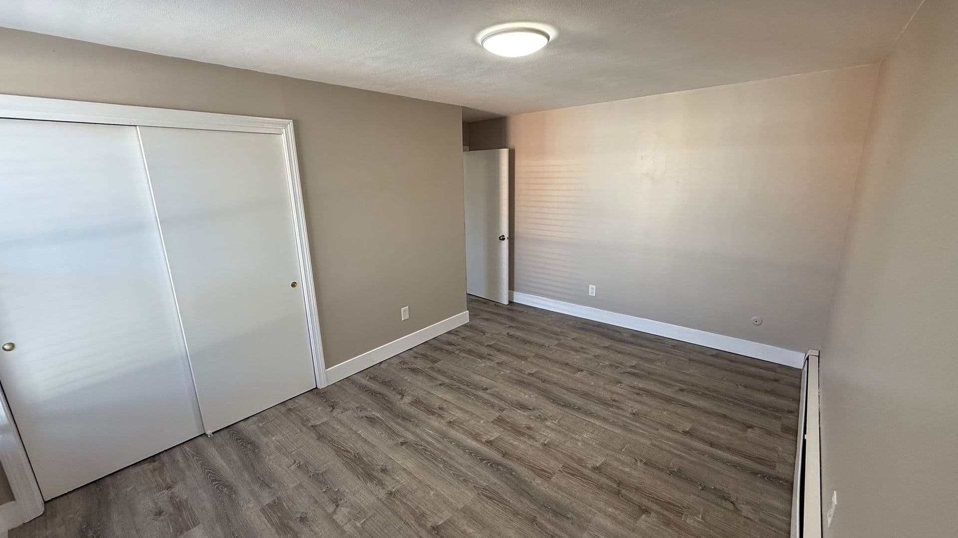 Worcester Apartment: 6 Henry Terrace