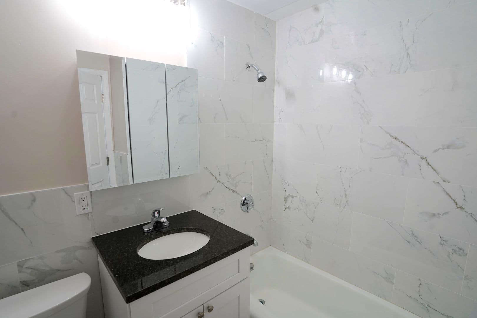 Quincy Apartment: 1020 Southern Artery