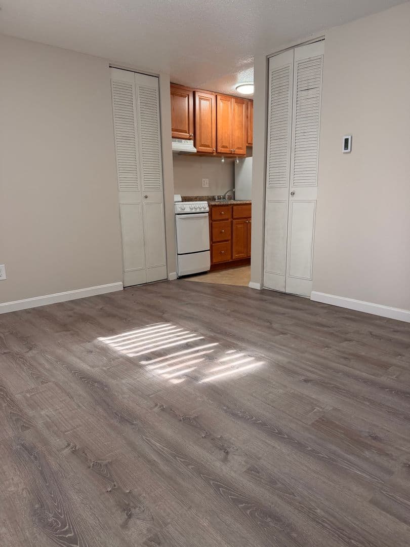Ayer Apartment: 75 Groton School Road