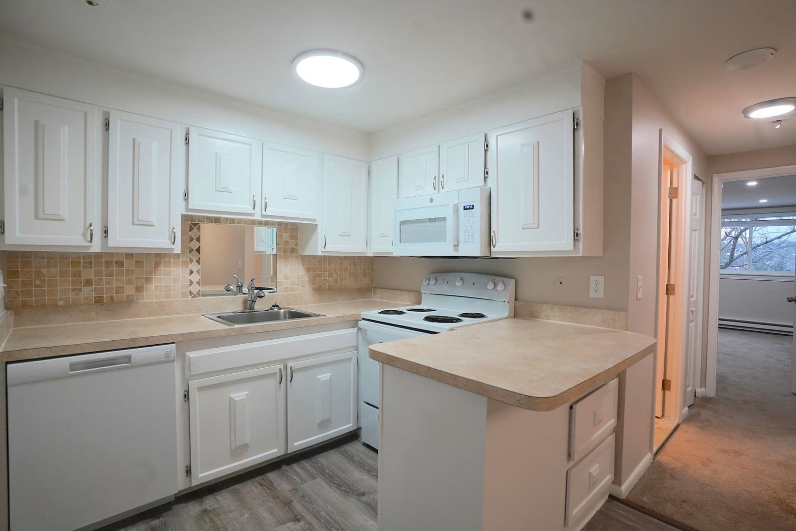 Quincy Apartment: 1020 Southern Artery