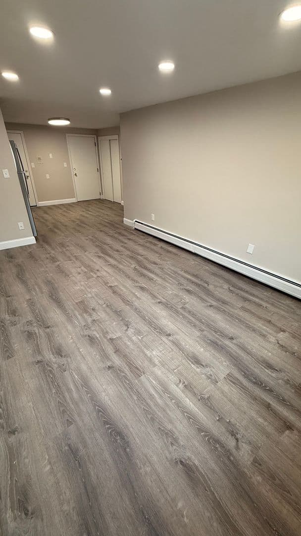 Gardner Apartment: 90 Ridgewood Lane