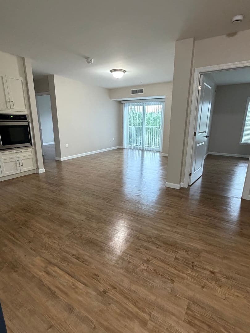 Dartmouth Apartment: 1 Candy Apple Dr.
