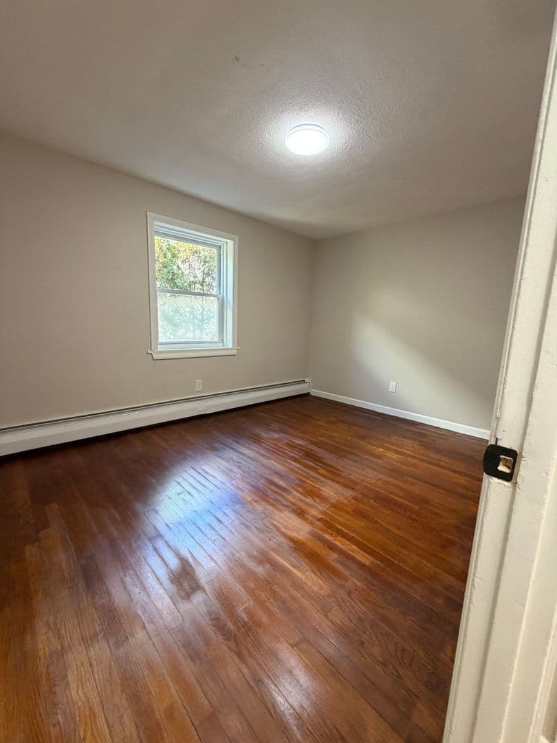 Lowell Apartment: 260 Nesmith Street
