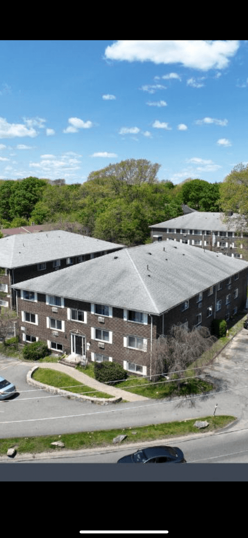 Lowell Apartment: 134-140-148 Willard Street