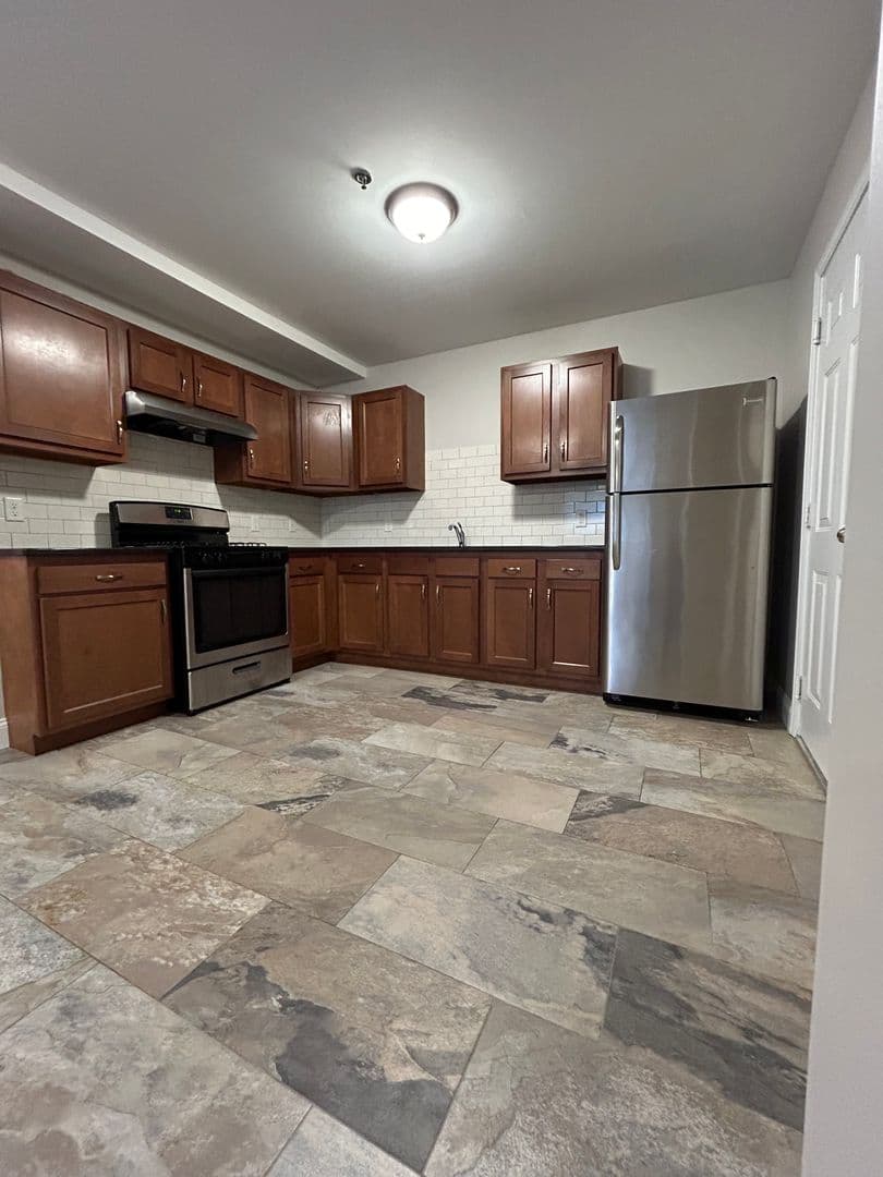 Lowell Apartment: 144 Stevens Street