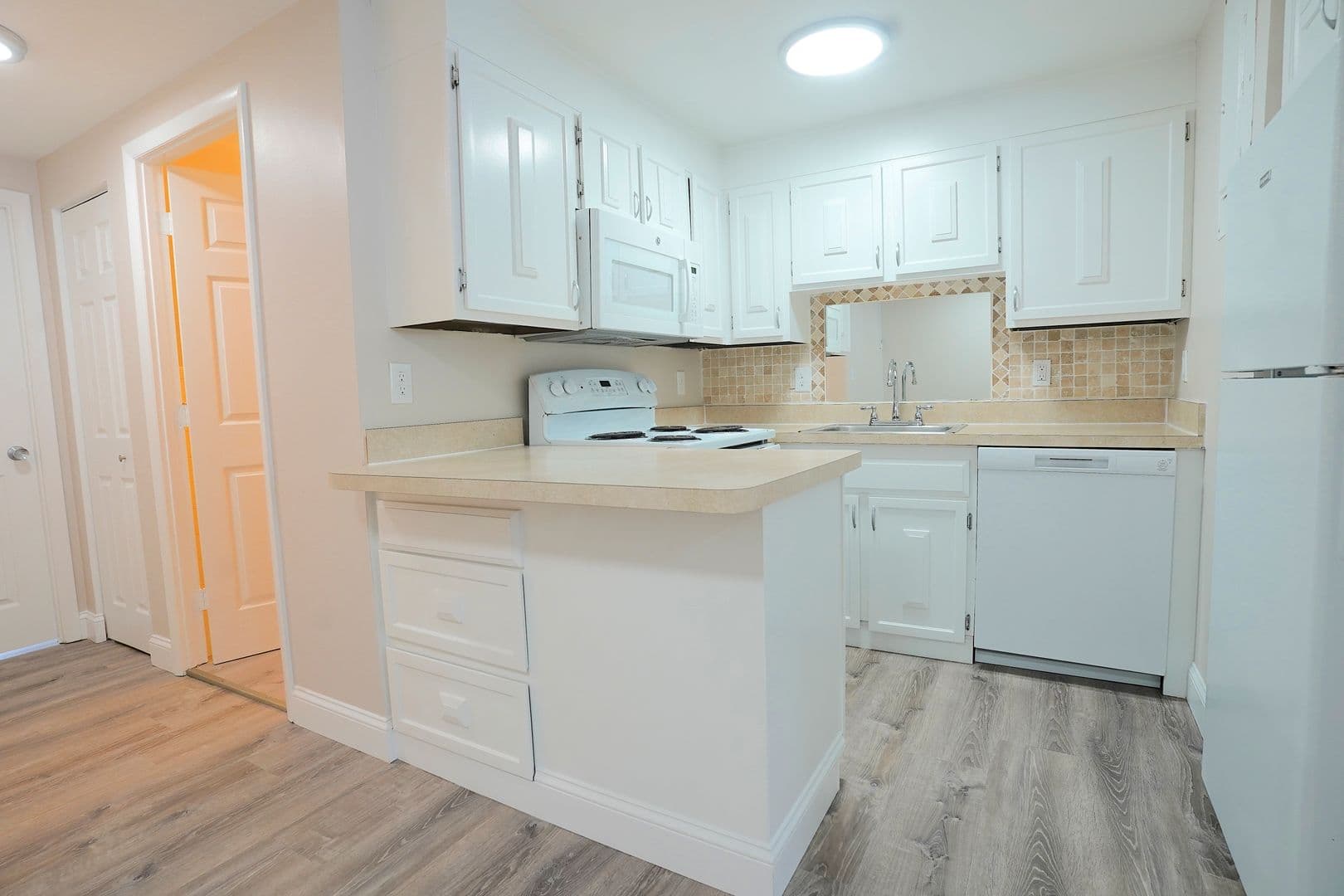 Quincy Apartment: 1020 Southern Artery