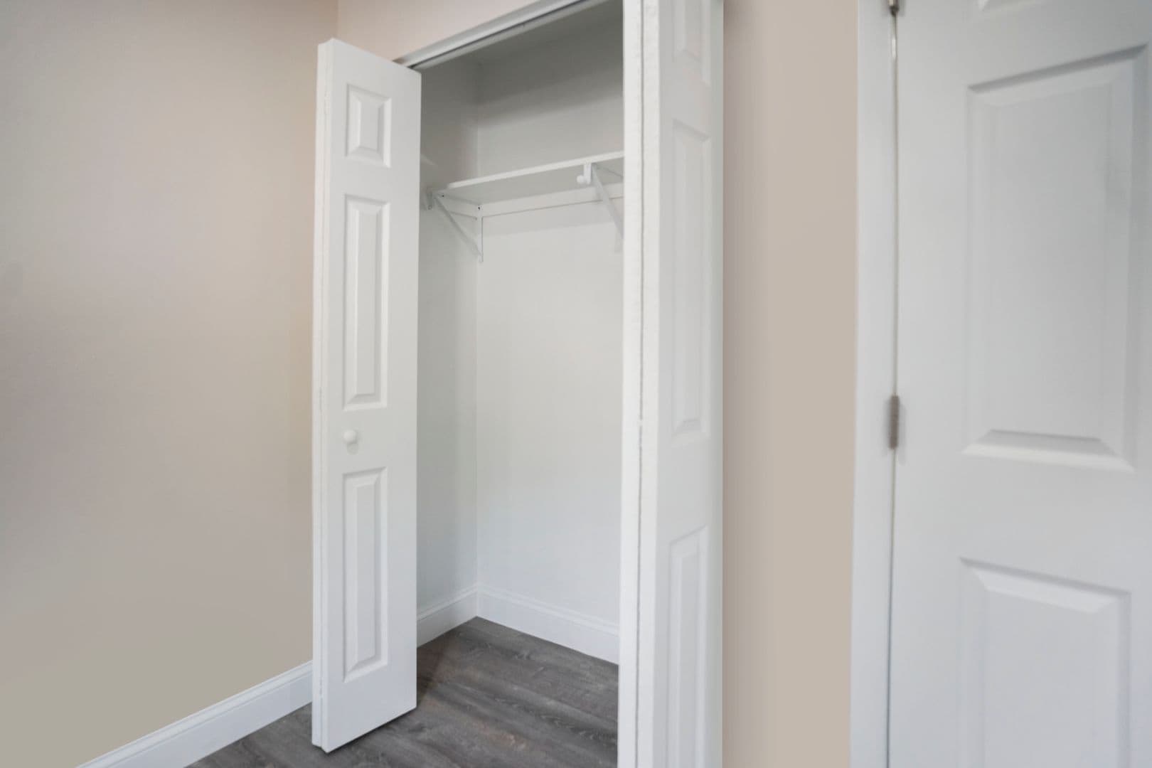 Quincy Apartment: 1020 Southern Artery
