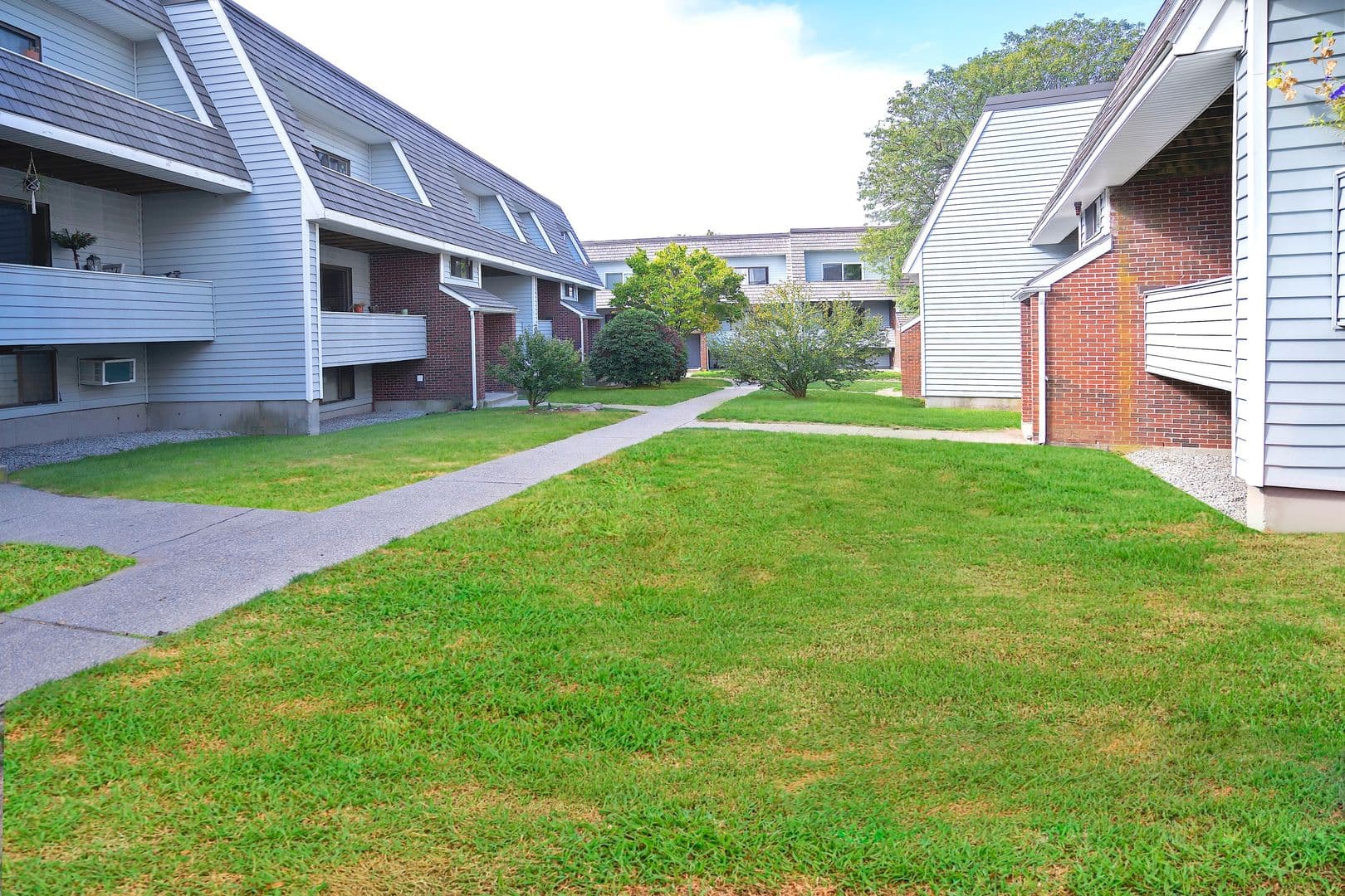 Quincy Apartment: 1020 Southern Artery