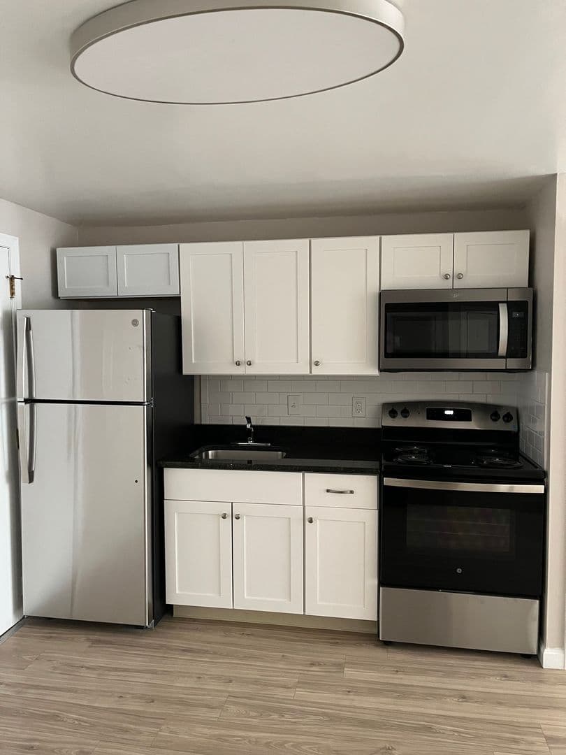 Gardner Apartment: 90 Ridgewood Lane