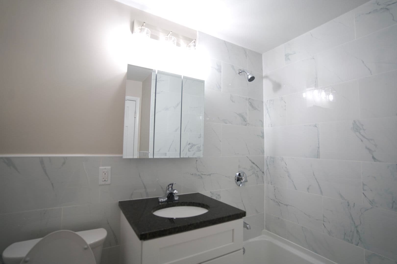Quincy Apartment: 1020 Southern Artery