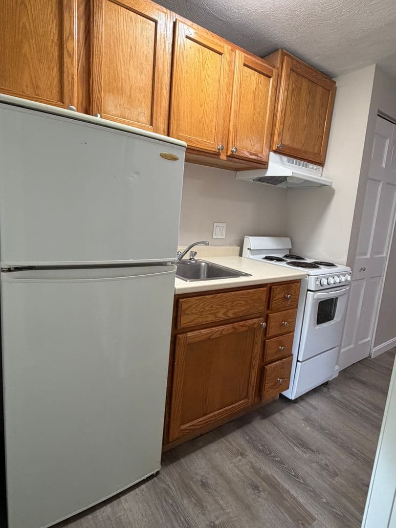 Ayer Apartment: 75 Groton School Road