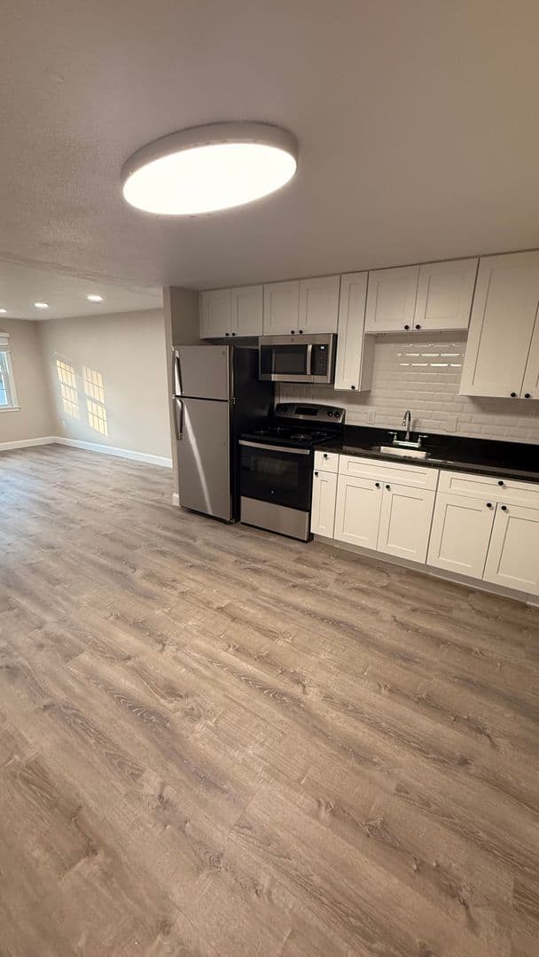 Gardner Apartment: 90 Ridgewood Lane