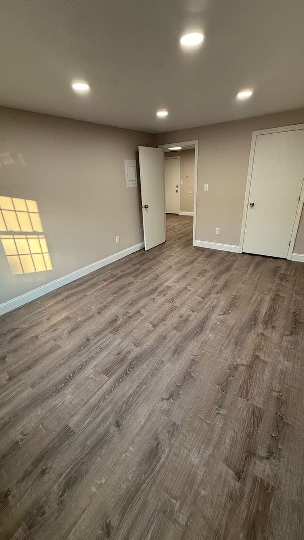 Gardner Apartment: 90 Ridgewood Lane