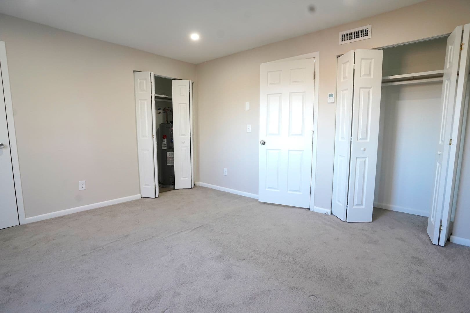 Quincy Apartment: 1020 Southern Artery