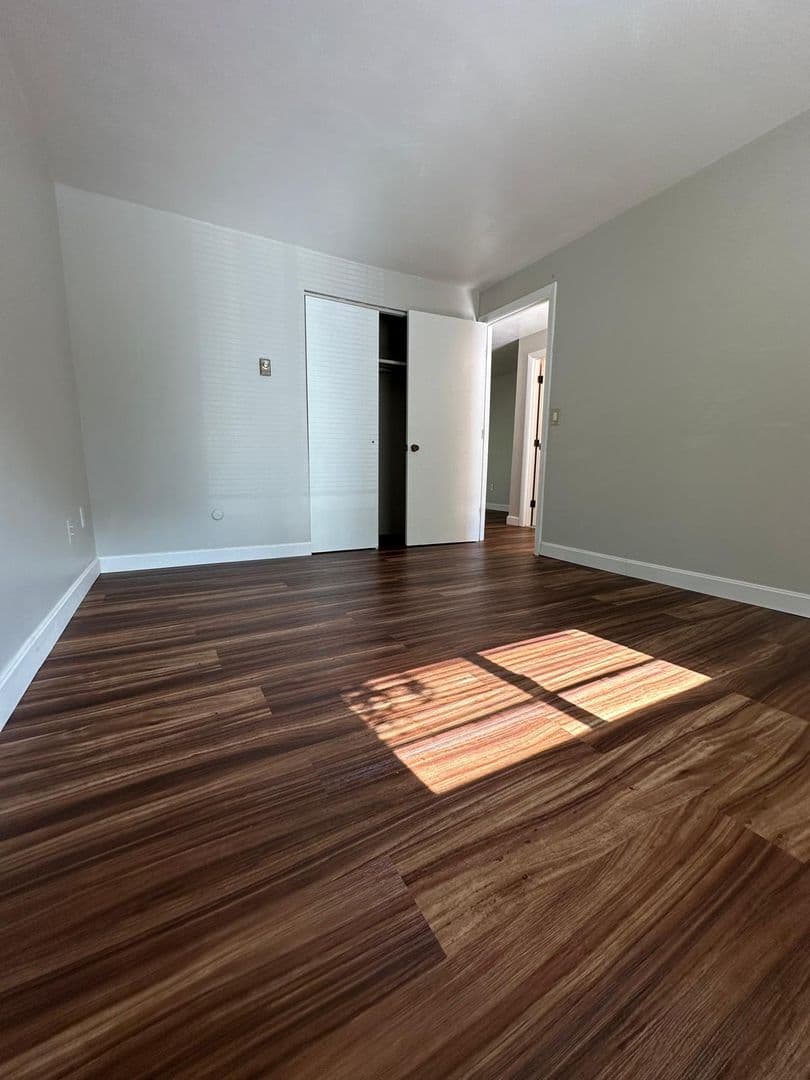 Leicester Apartment: 5 Town Beach Road
