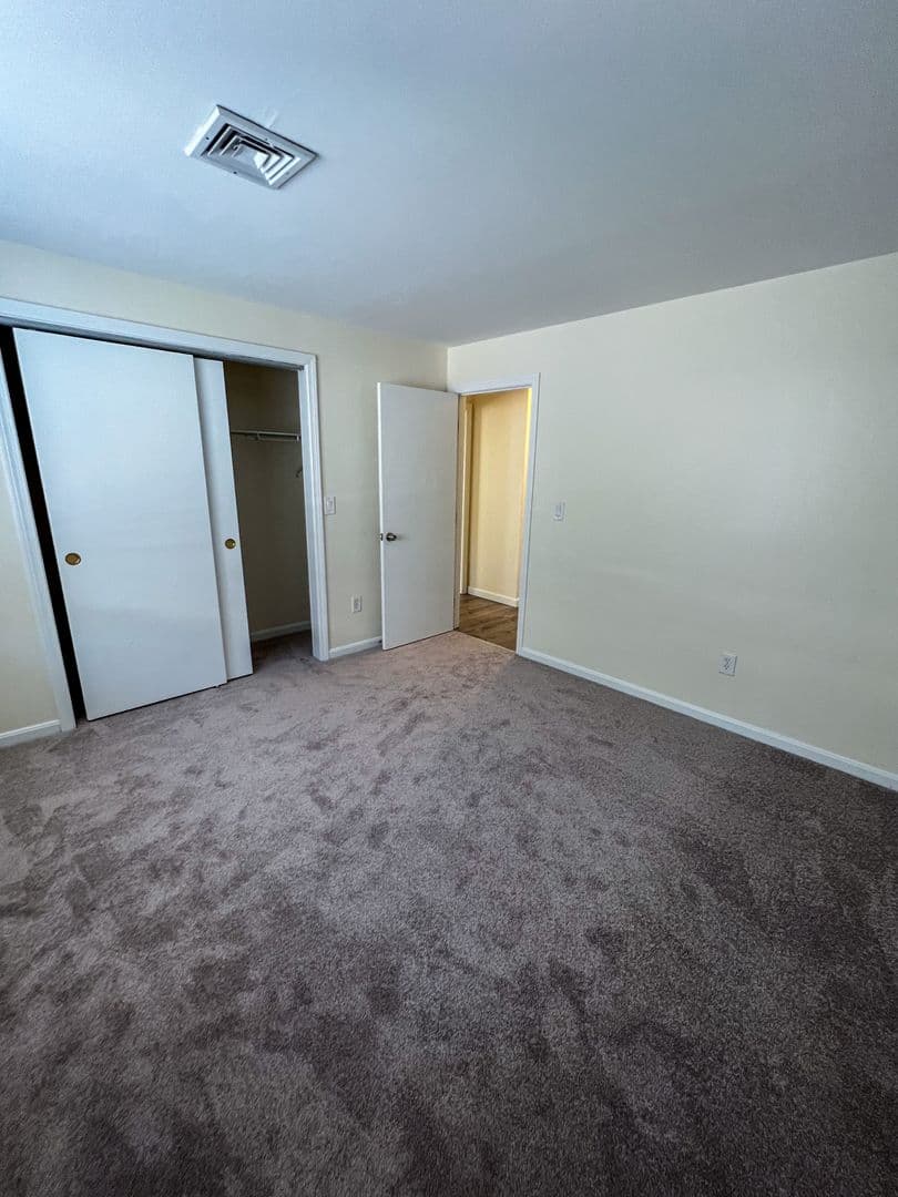 Fall River Apartment: 4000 North Main Street