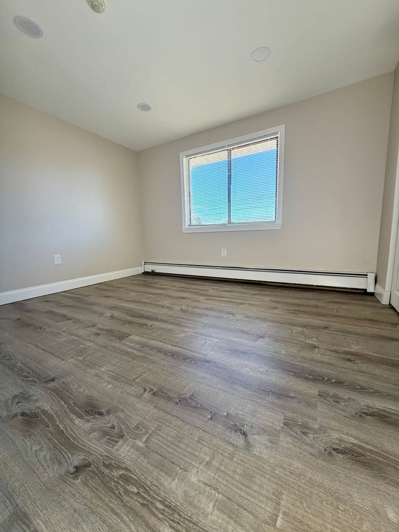 Lowell Apartment: 169 Aiken Avenue