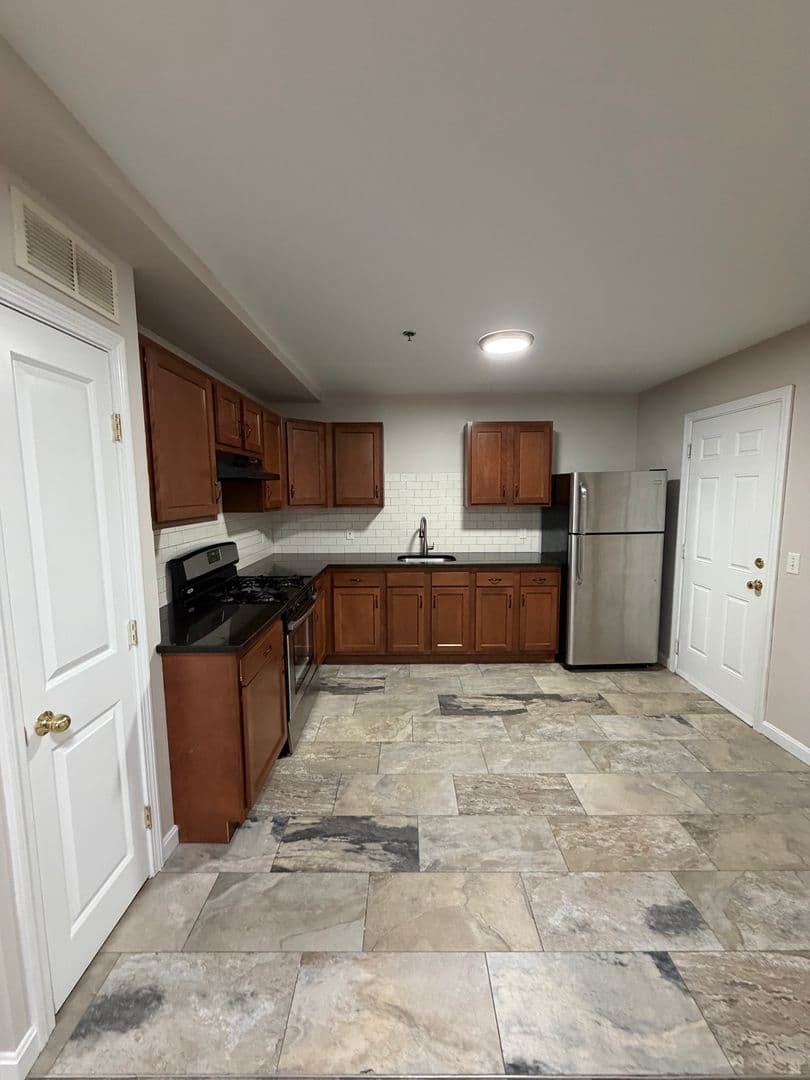 Lowell Apartment: 144 Stevens Street