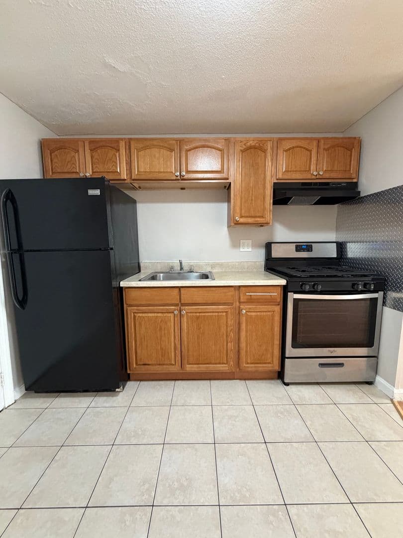Lowell Apartment: 134-140-148 Willard Street