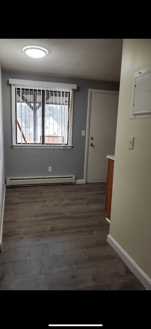 Ayer Apartment: 75 Groton School Road