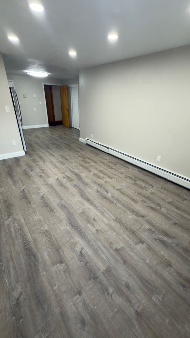 Gardner Apartment: 90 Ridgewood Lane