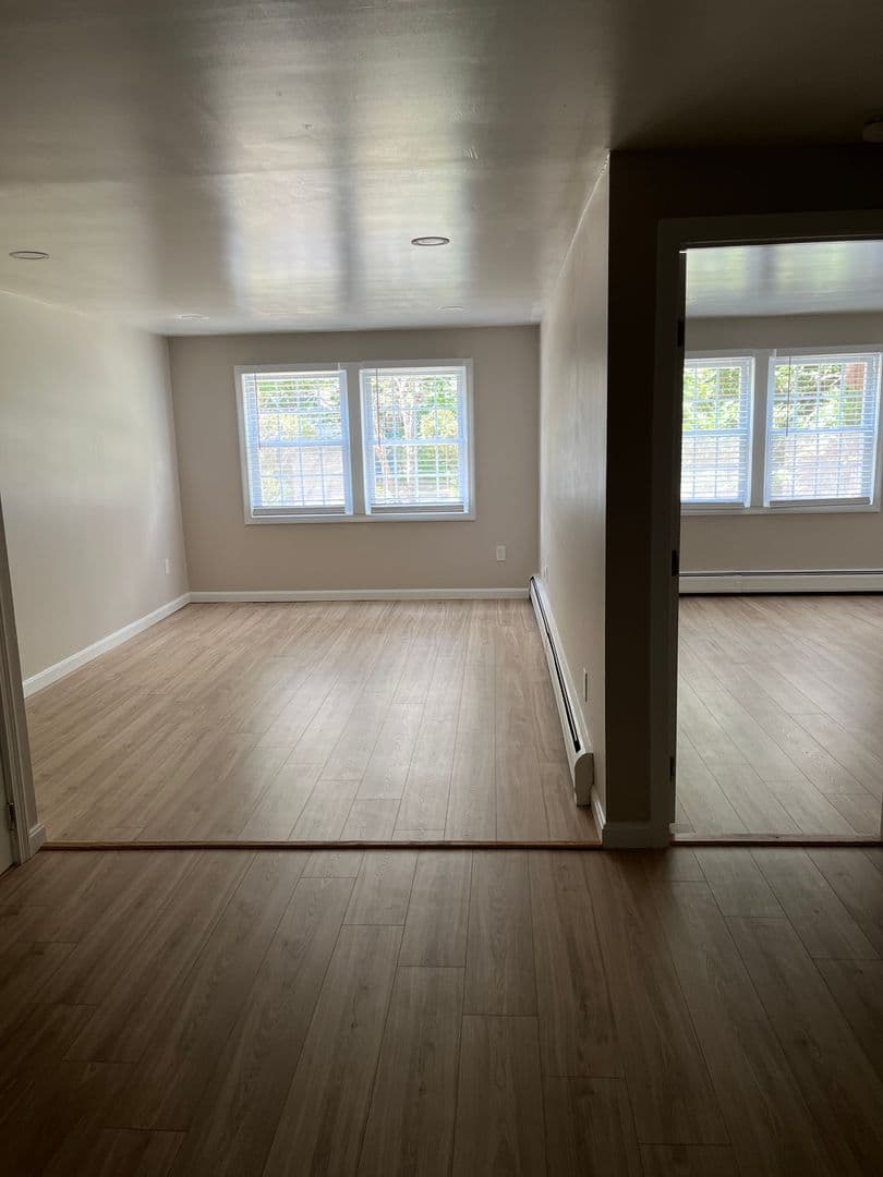 Gardner Apartment: 90 Ridgewood Lane