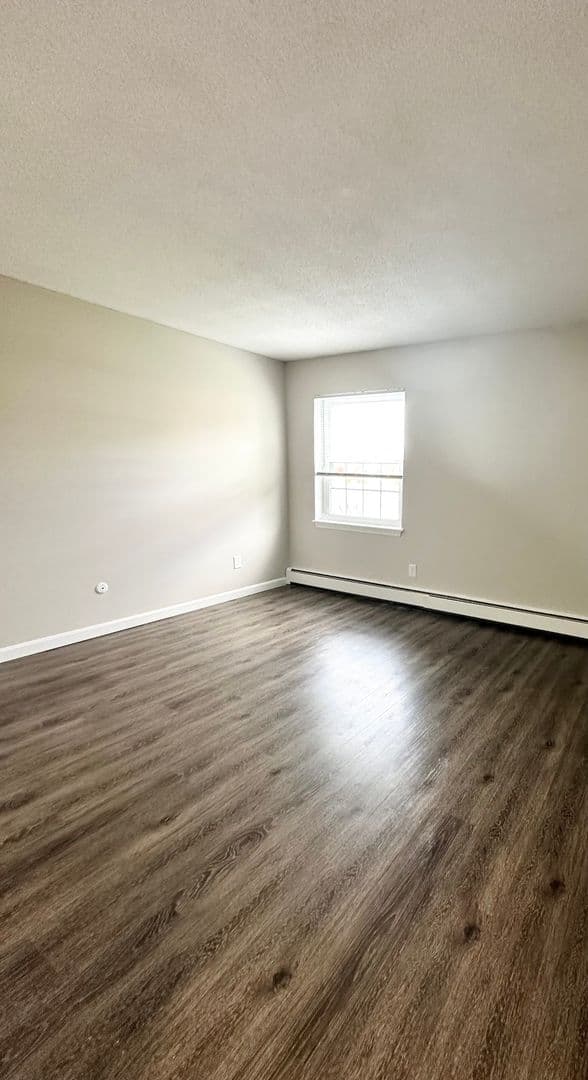 Middletown Apartment: 3 Admiralty Drive
