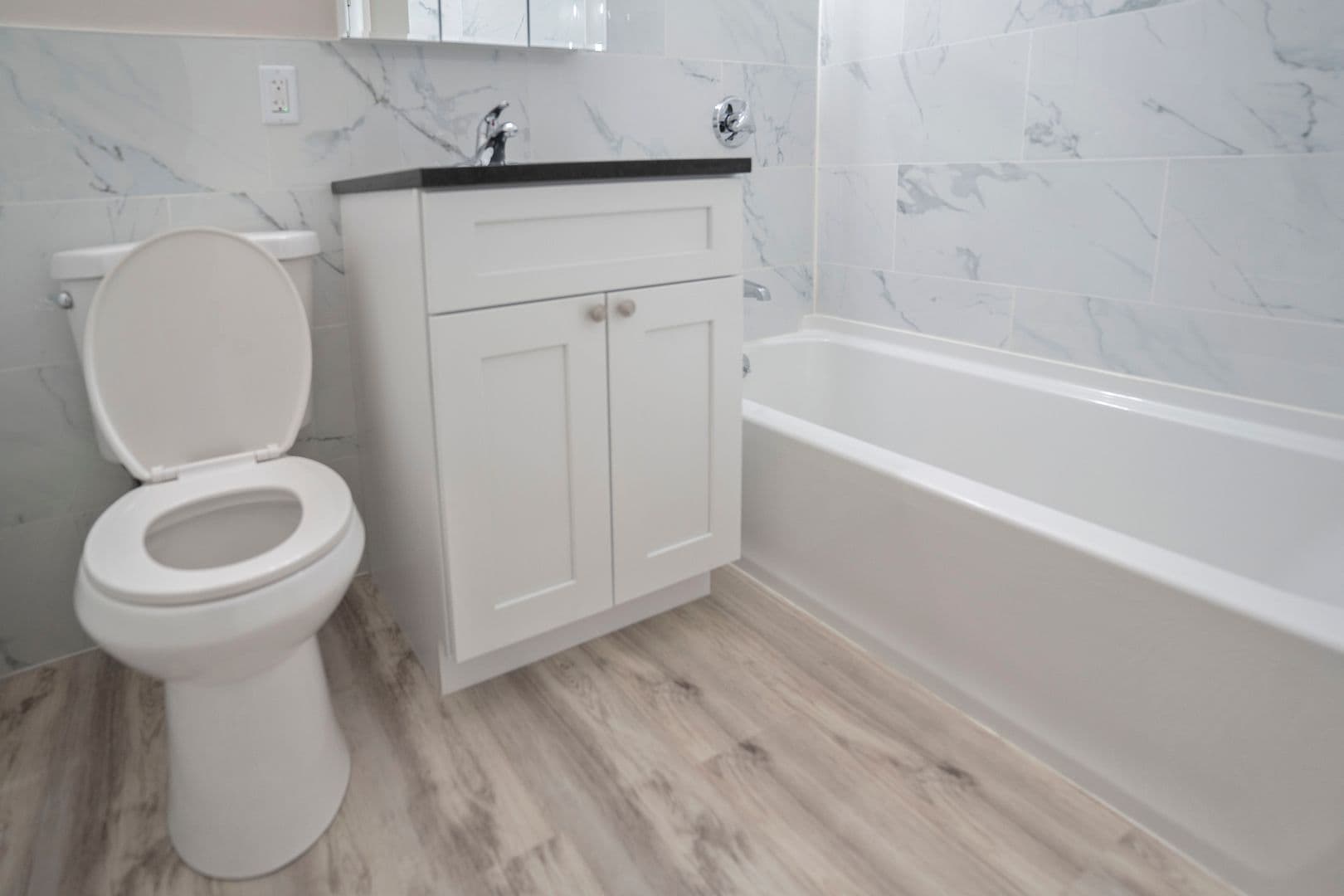 Quincy Apartment: 1020 Southern Artery