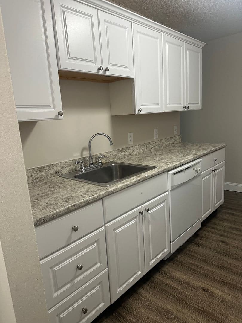 Middletown Apartment: 3 Admiralty Drive