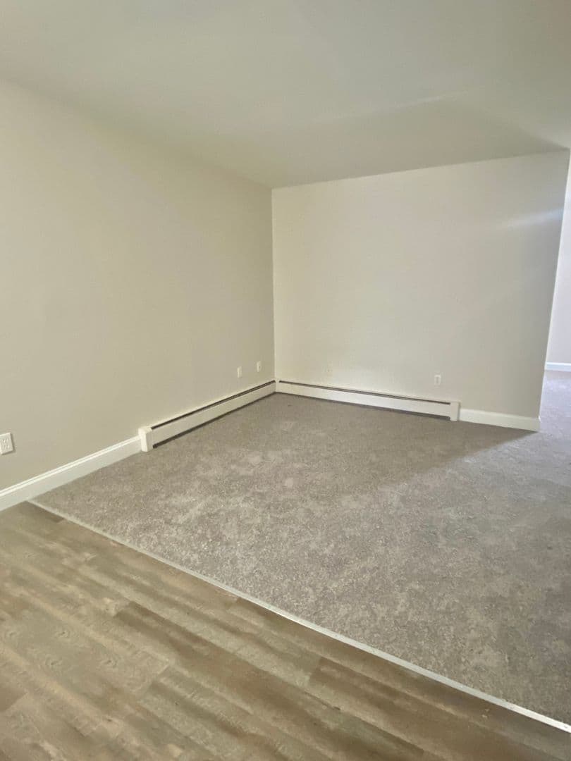 Fall River Apartment: 683-677-669-665-663-655 -631- 543 - 569 - 545 Middle Street