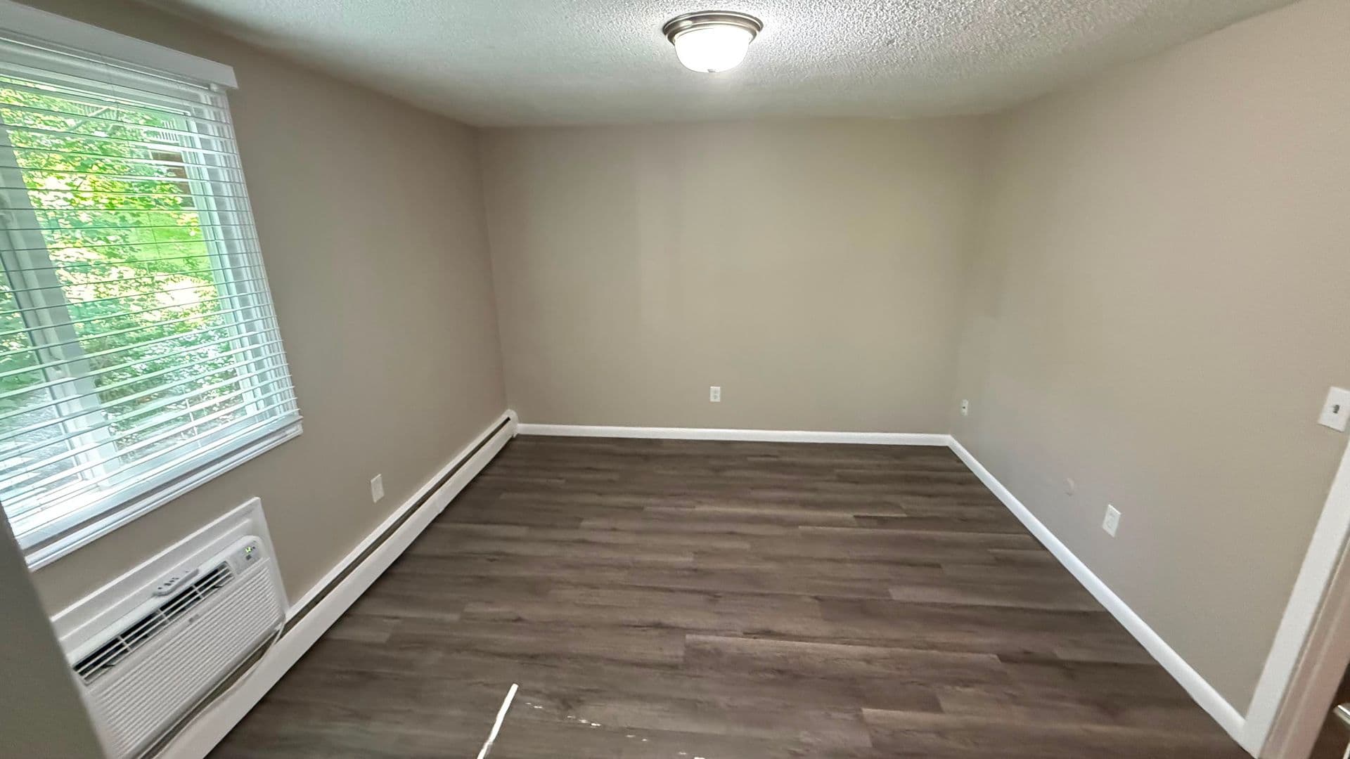 Worcester Apartment: 3 Henry Terrace