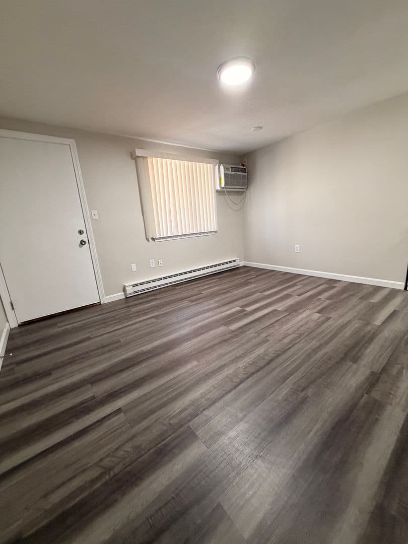 Ayer Apartment: 75 Groton School Road