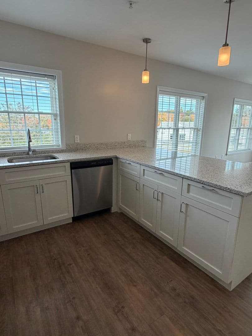 Dartmouth Apartment: 1 Candy Apple Dr.