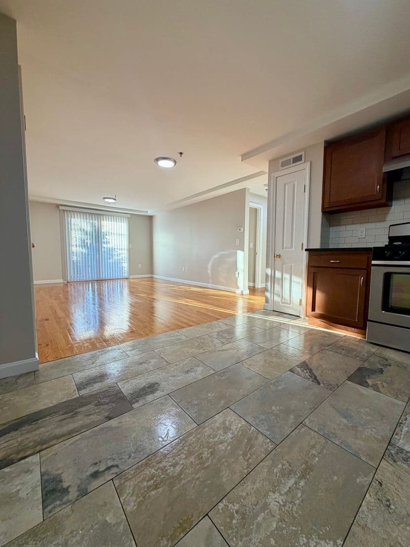 Lowell Apartment: 144 Stevens Street